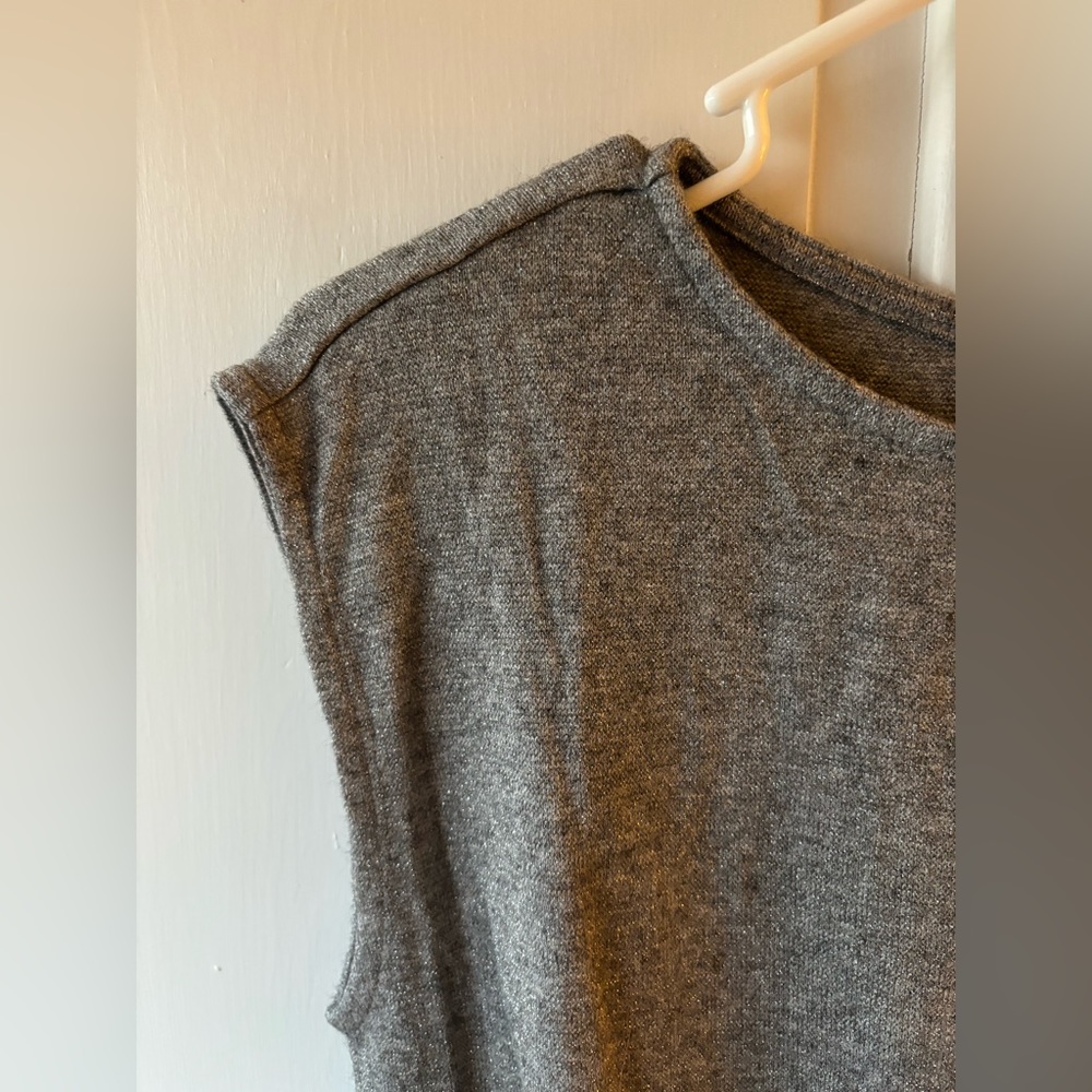 Banana Republic Shimmery Grey Top NWT - Picture 2 of 5